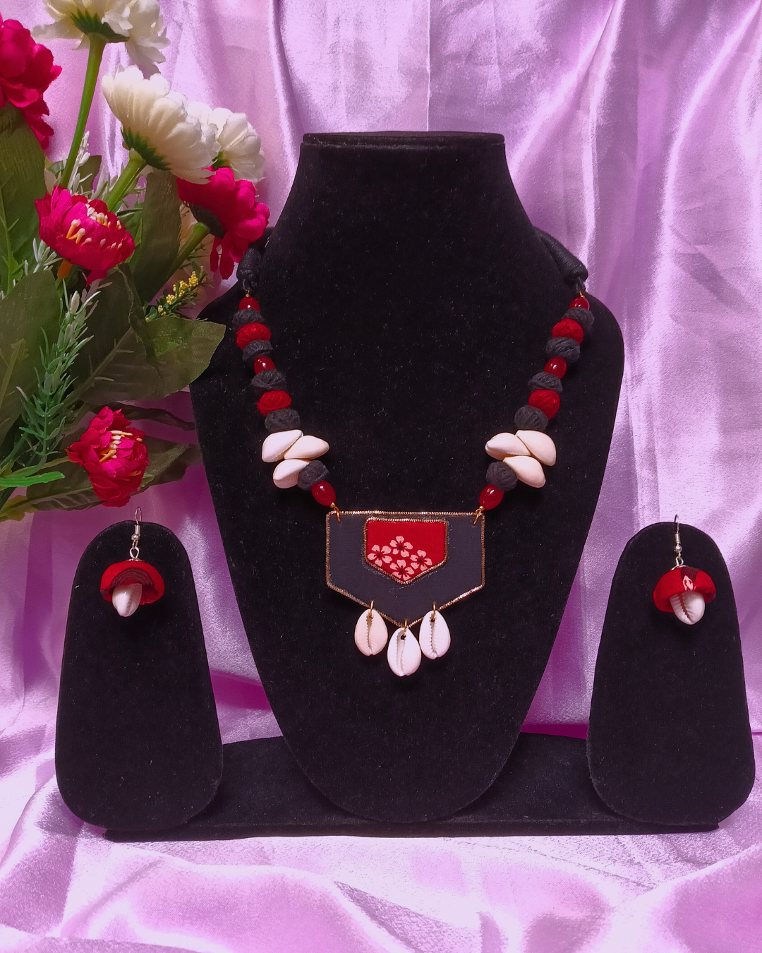 COTTAN BEADS NECKLACE