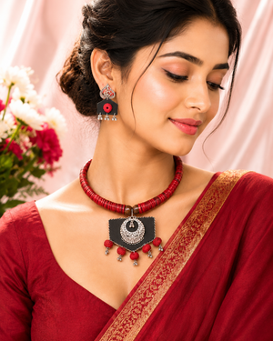 RED HASLI NECKLACE