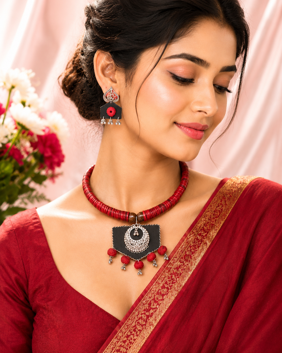 RED HASLI NECKLACE