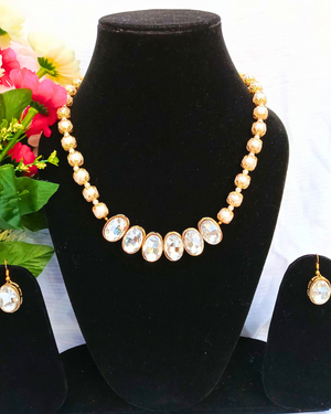 Off White Kundan Necklace