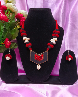 BLACK ARROW COTTAN BEADS NECKLACE