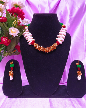 COWRIE NECKLACE