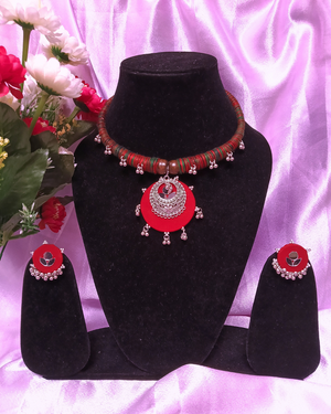 GREEN HASLI NECKLACE
